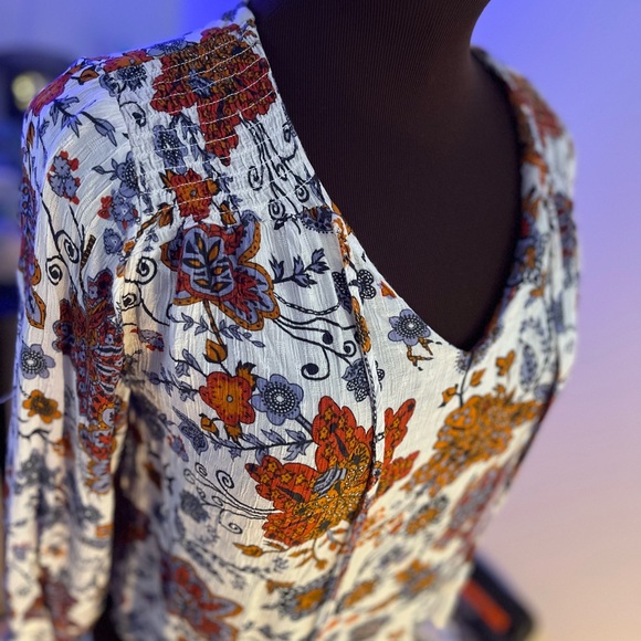 Christian Siriano New York Bohemian Style Floral Blouse - Picture 4 of 5